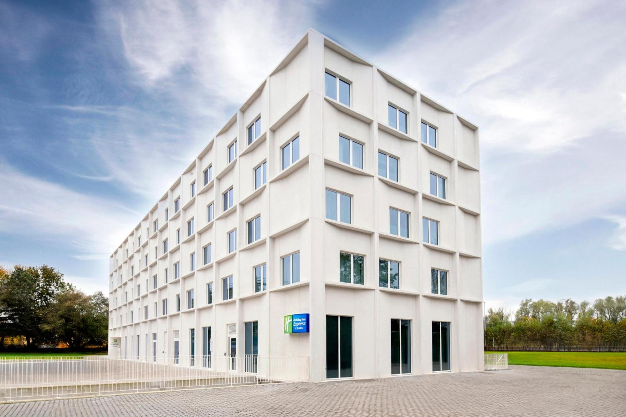 Holiday Inn Express & Suites Ghent By Ihg Ngoại thất bức ảnh