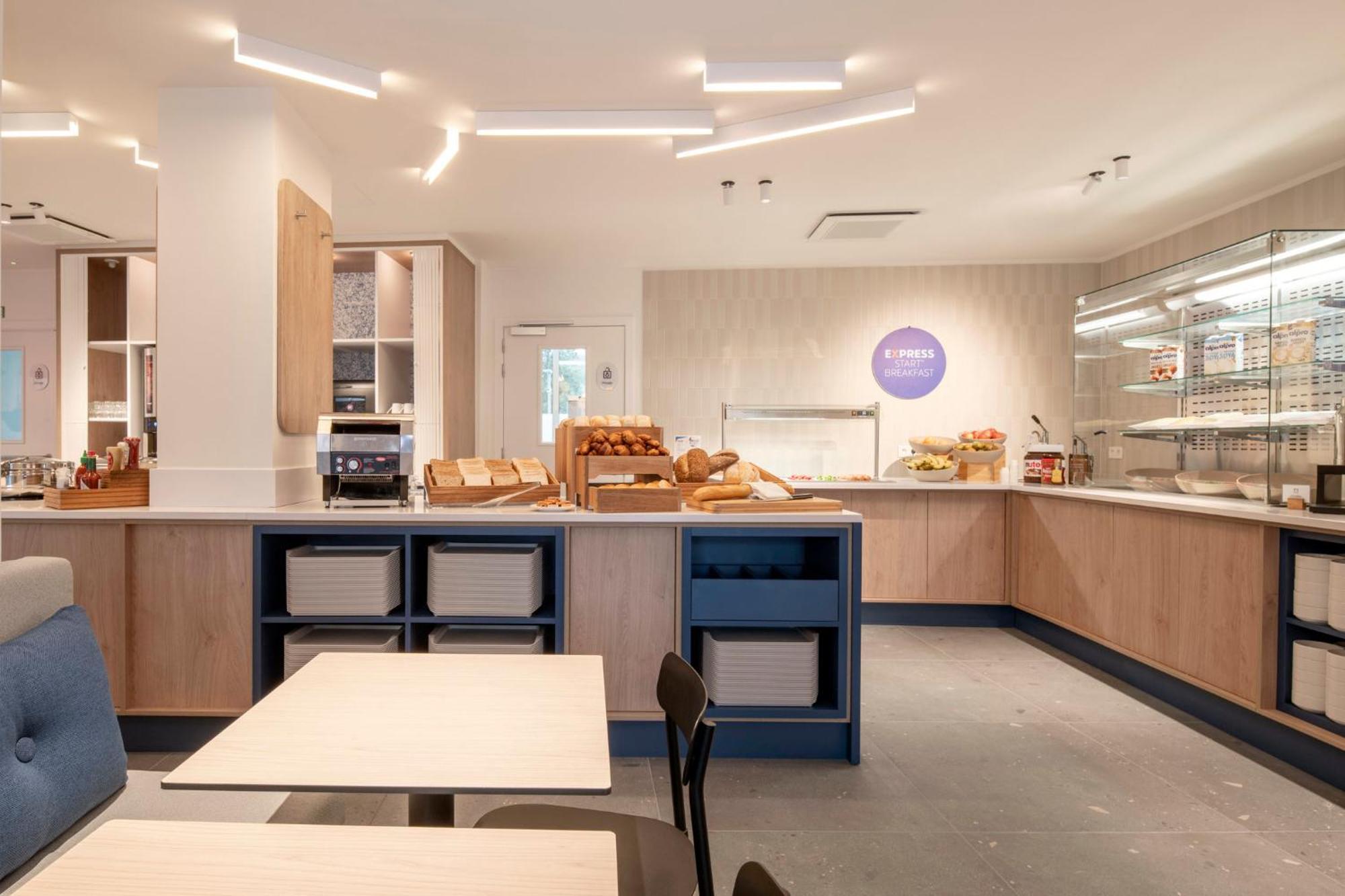 Holiday Inn Express & Suites Ghent By Ihg Ngoại thất bức ảnh