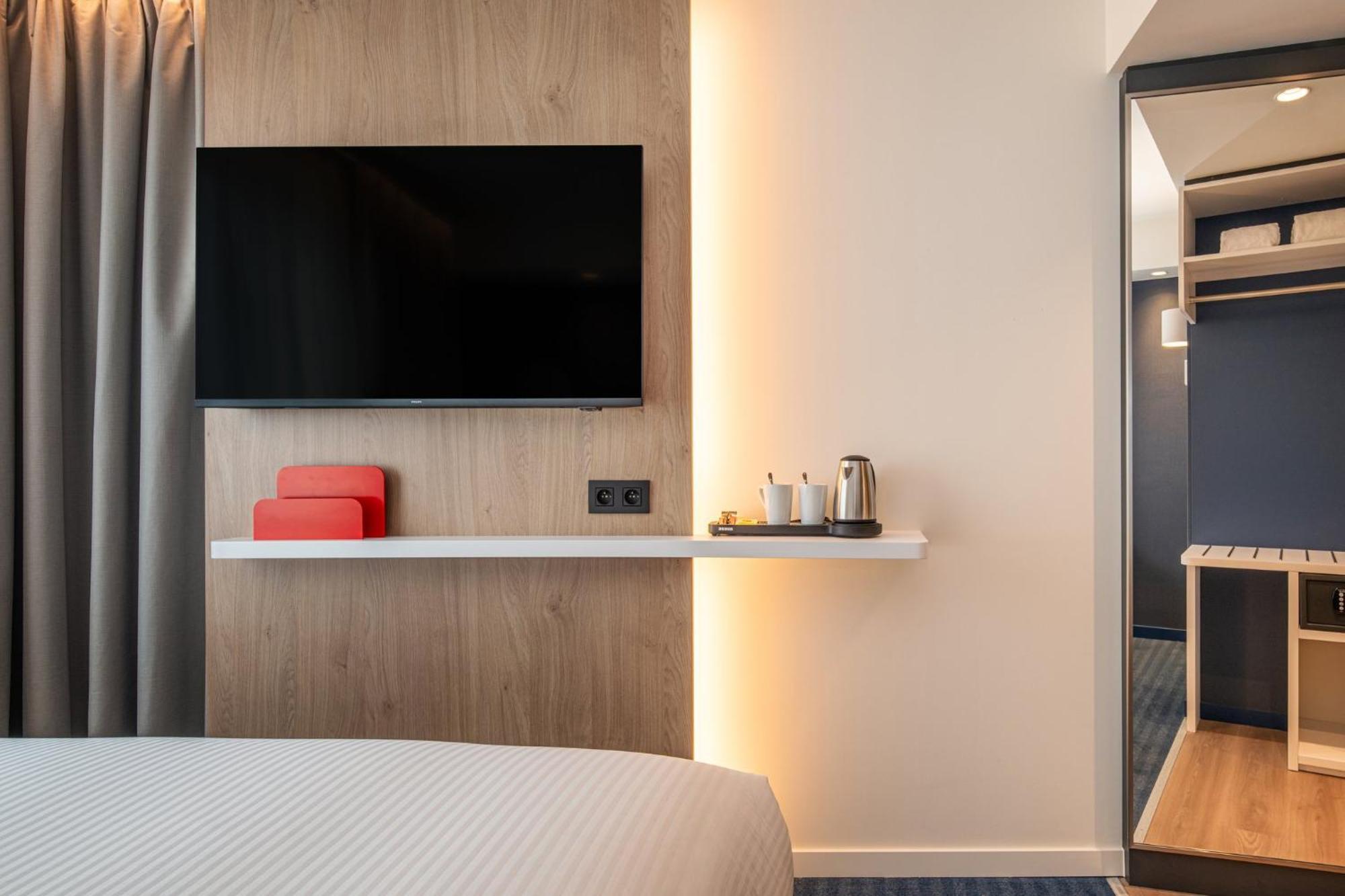 Holiday Inn Express & Suites Ghent By Ihg Ngoại thất bức ảnh
