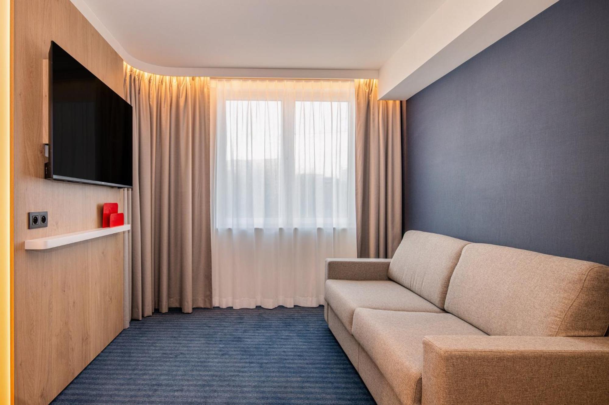 Holiday Inn Express & Suites Ghent By Ihg Ngoại thất bức ảnh