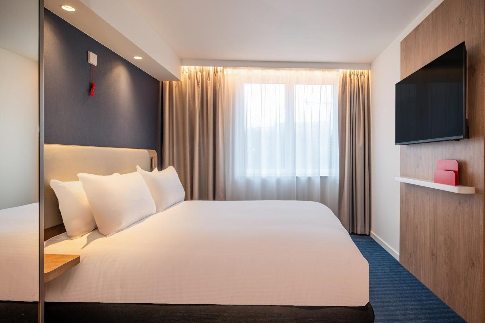 Holiday Inn Express & Suites Ghent By Ihg Ngoại thất bức ảnh