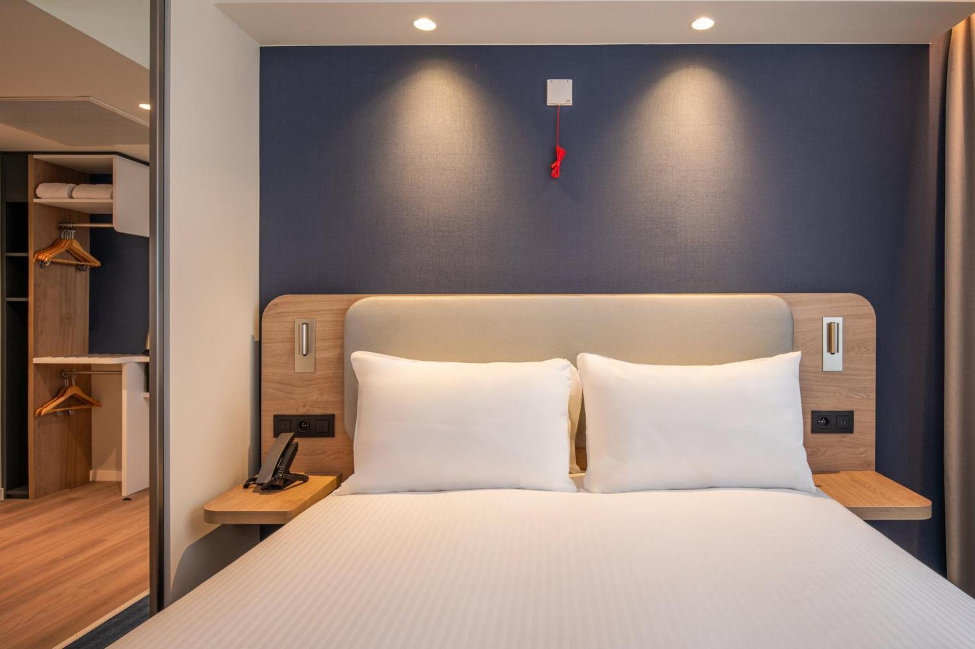 Holiday Inn Express & Suites Ghent By Ihg Ngoại thất bức ảnh