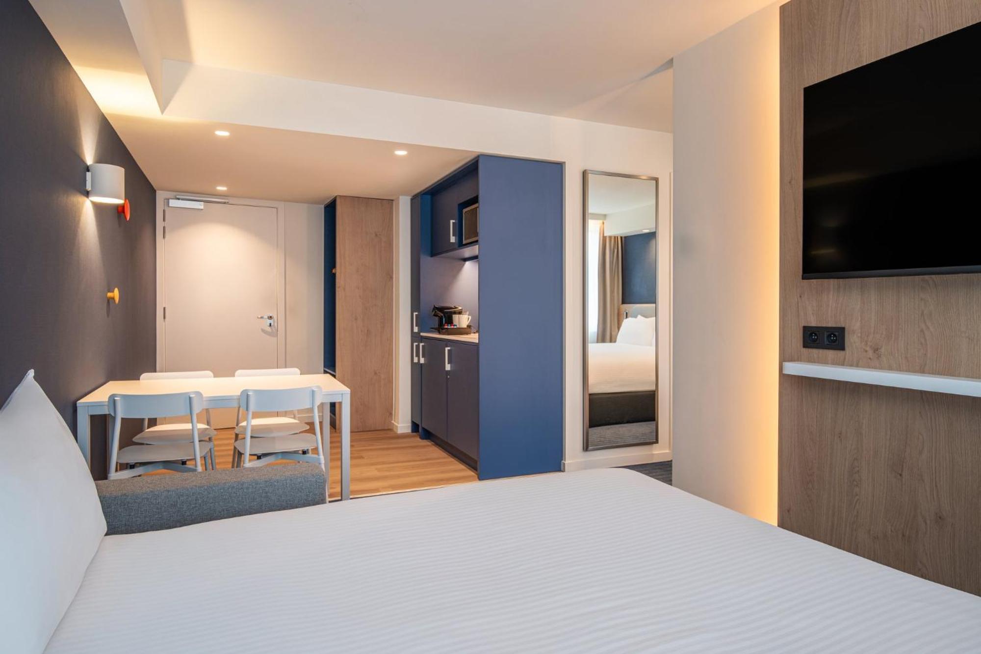 Holiday Inn Express & Suites Ghent By Ihg Ngoại thất bức ảnh