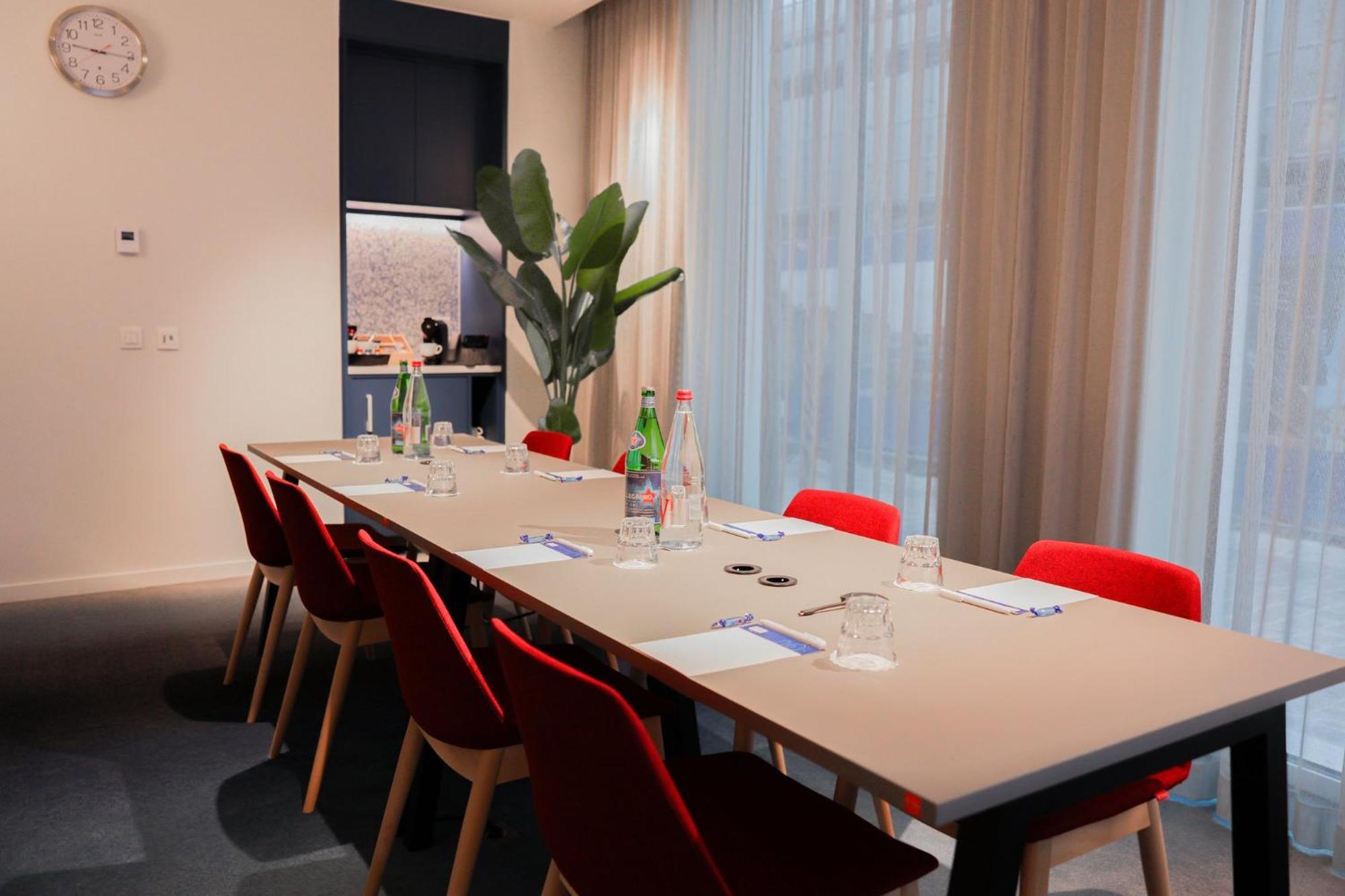 Holiday Inn Express & Suites Ghent By Ihg Ngoại thất bức ảnh
