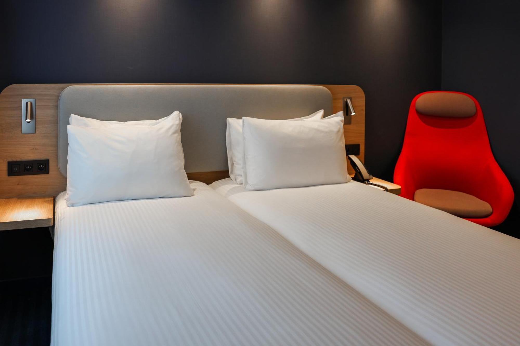 Holiday Inn Express & Suites Ghent By Ihg Ngoại thất bức ảnh